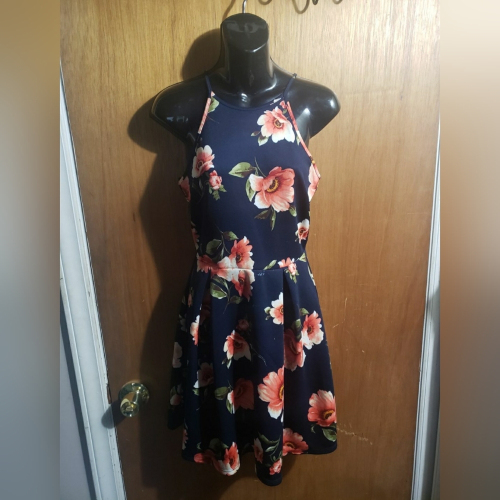 Monteau floral dress size small